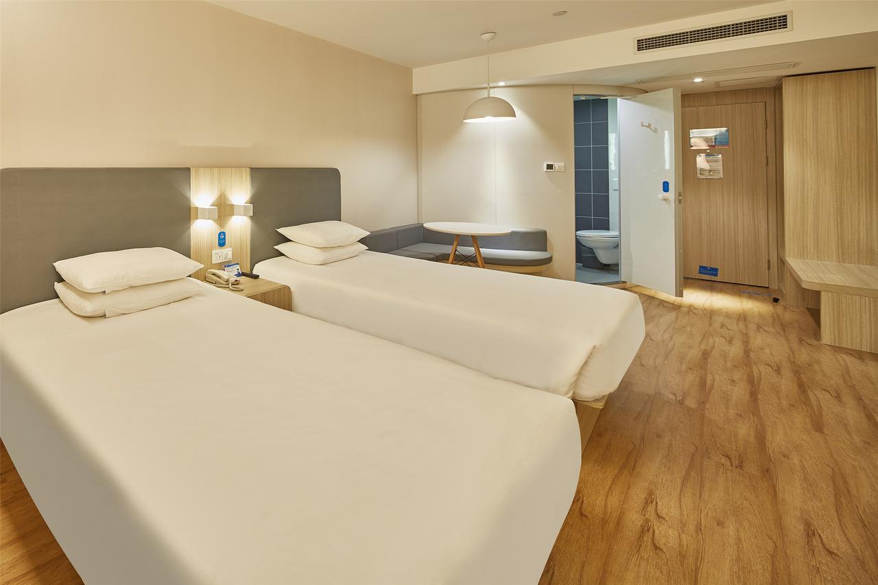 Hanting Hotel Qingdao Zhanqiao Railway Station Zewnętrze zdjęcie